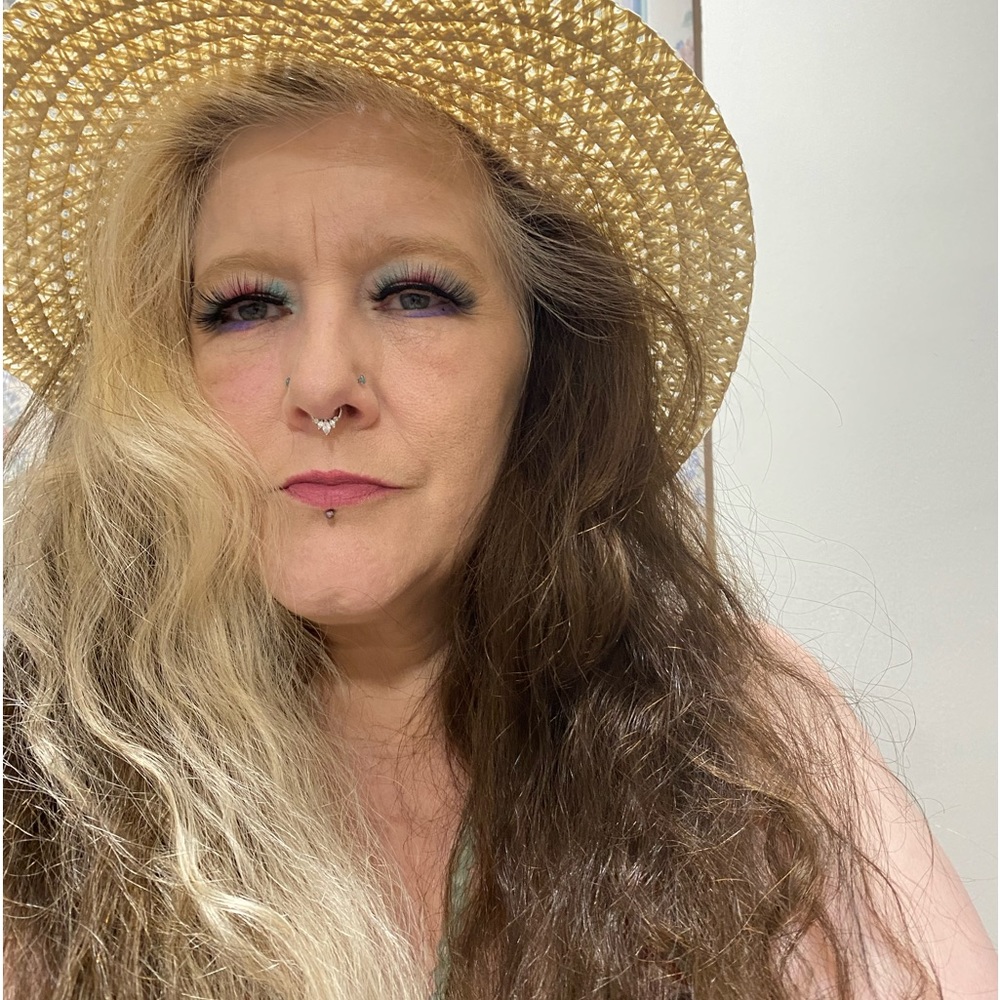 Meet your Posher, Paula